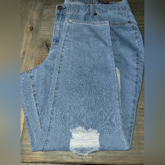 A3 Classic Denim Blue Jeans Distressed 26W NWT - Picture 3 of 7